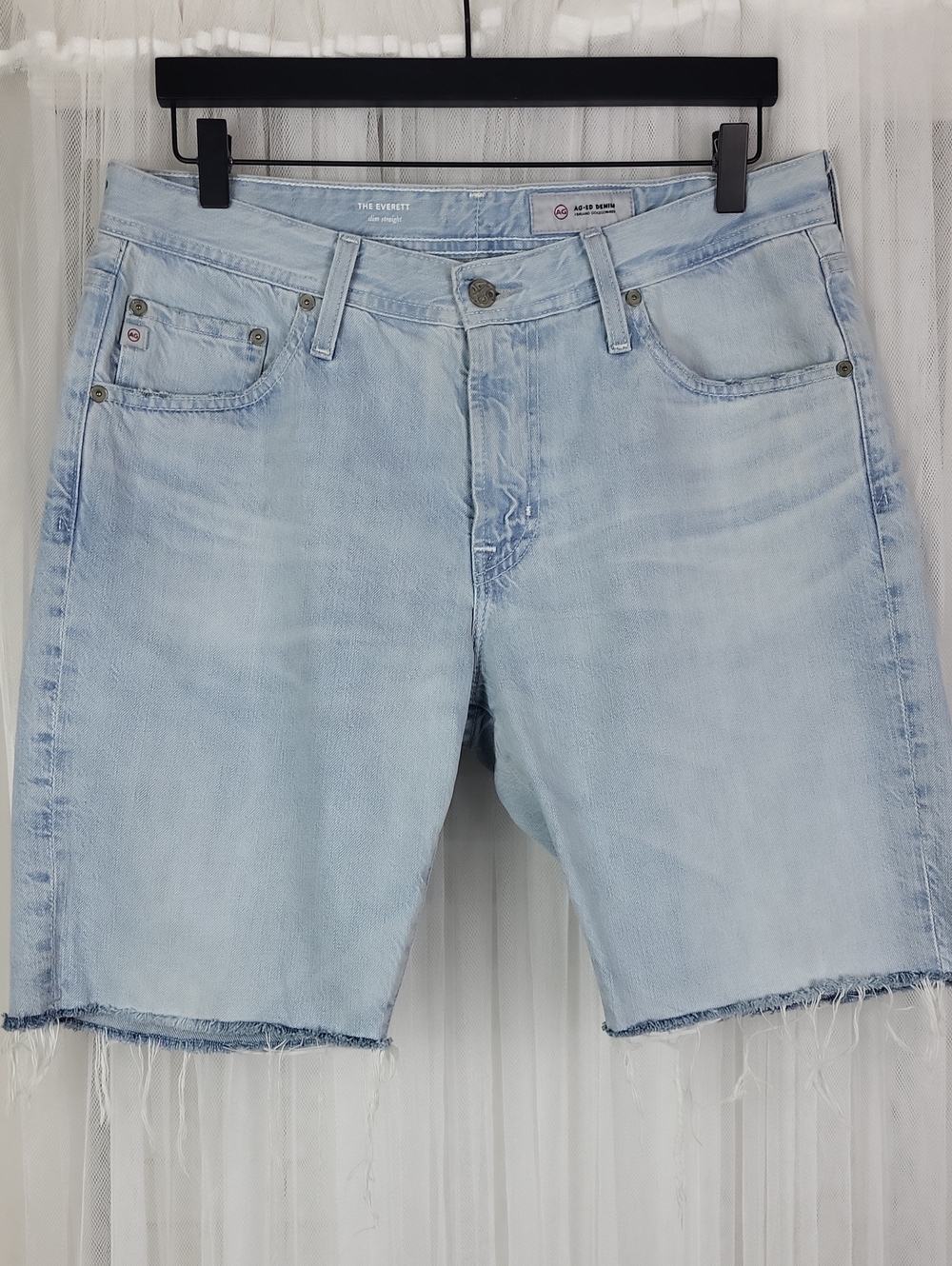 The Everest AG Light Blue Denim Raw Hem Cutoff Shorts. Size 34